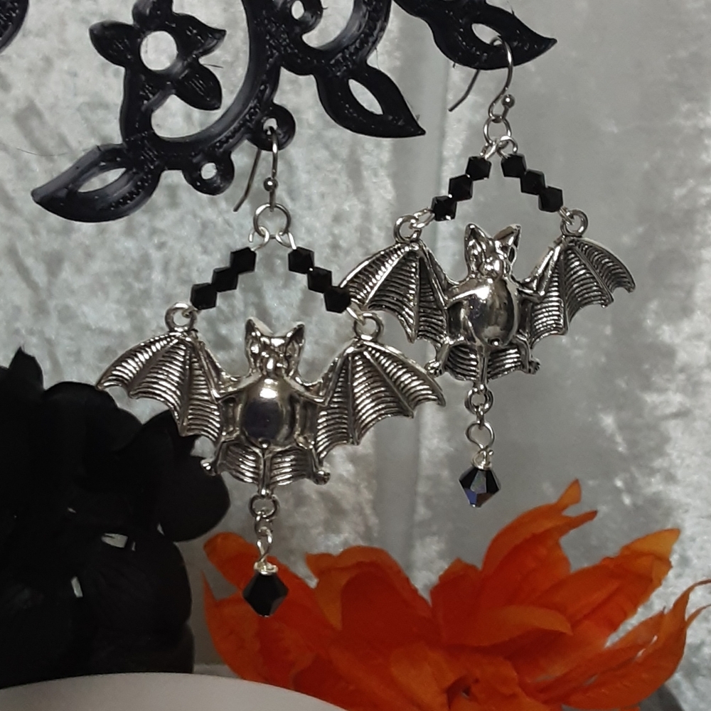 Handmade Bat Crystal Earrings Goth   Edgy Vampire